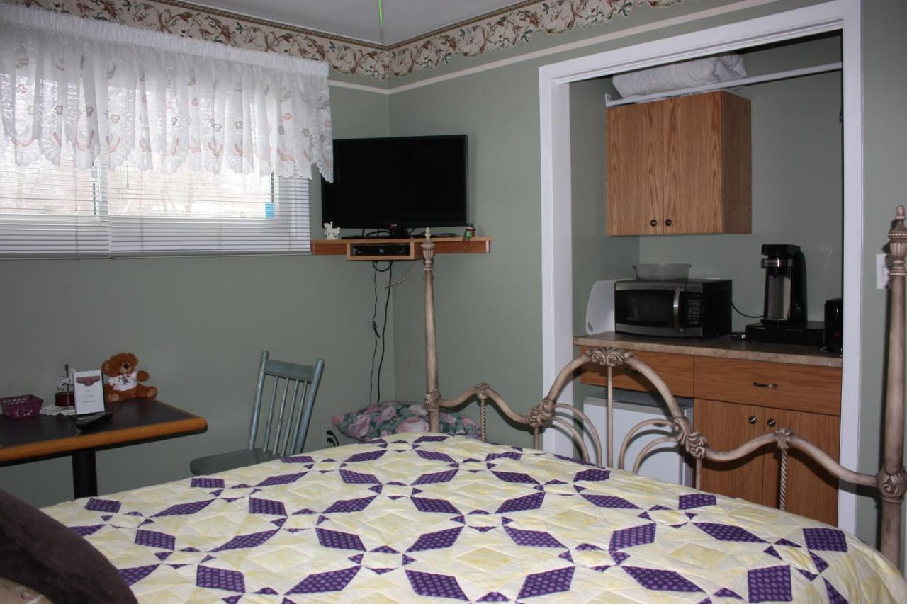 Carrousel Bed & Breakfast Cayuga Номер фото