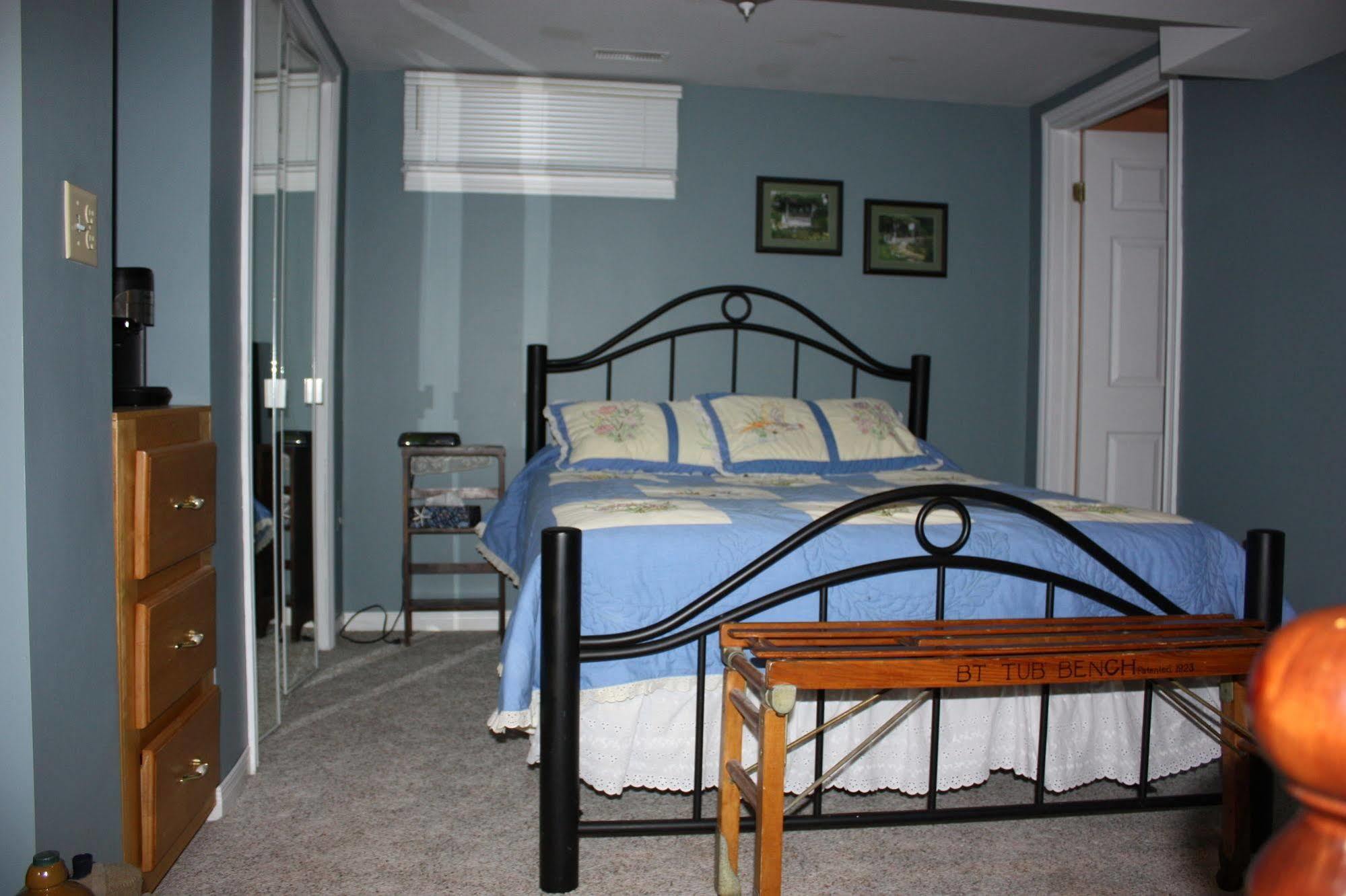 Carrousel Bed & Breakfast Cayuga Екстер'єр фото