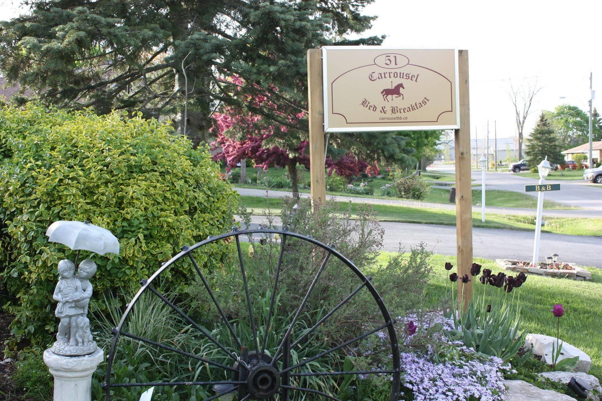 Carrousel Bed & Breakfast Cayuga Екстер'єр фото